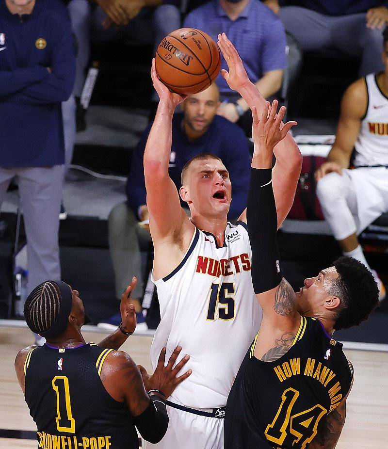 开云足球直播-湖人B队绝杀猛龙,米切尔完成帽子戏法