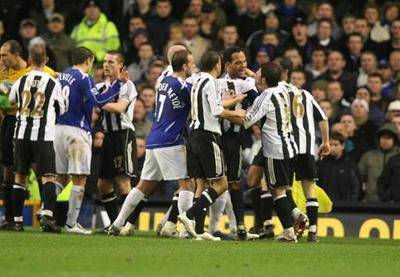 狼队vs纽卡斯尔，狼队全力求胜向对手发起冲击！