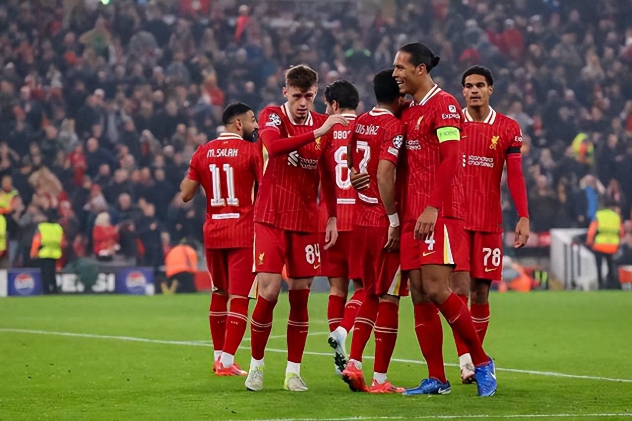 英格兰队逆转捷克，成功晋级欧冠预选赛的简单介绍