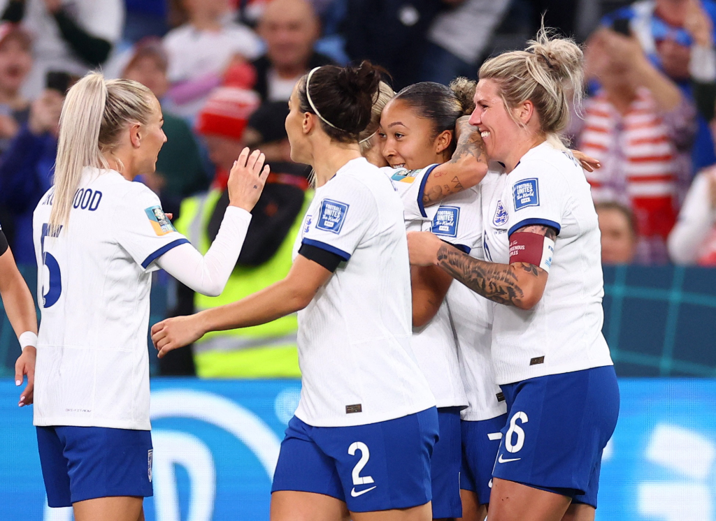 英格兰女足力克对手,锁定冠军赛席位 英格兰女足力克对手,锁定冠军赛席位